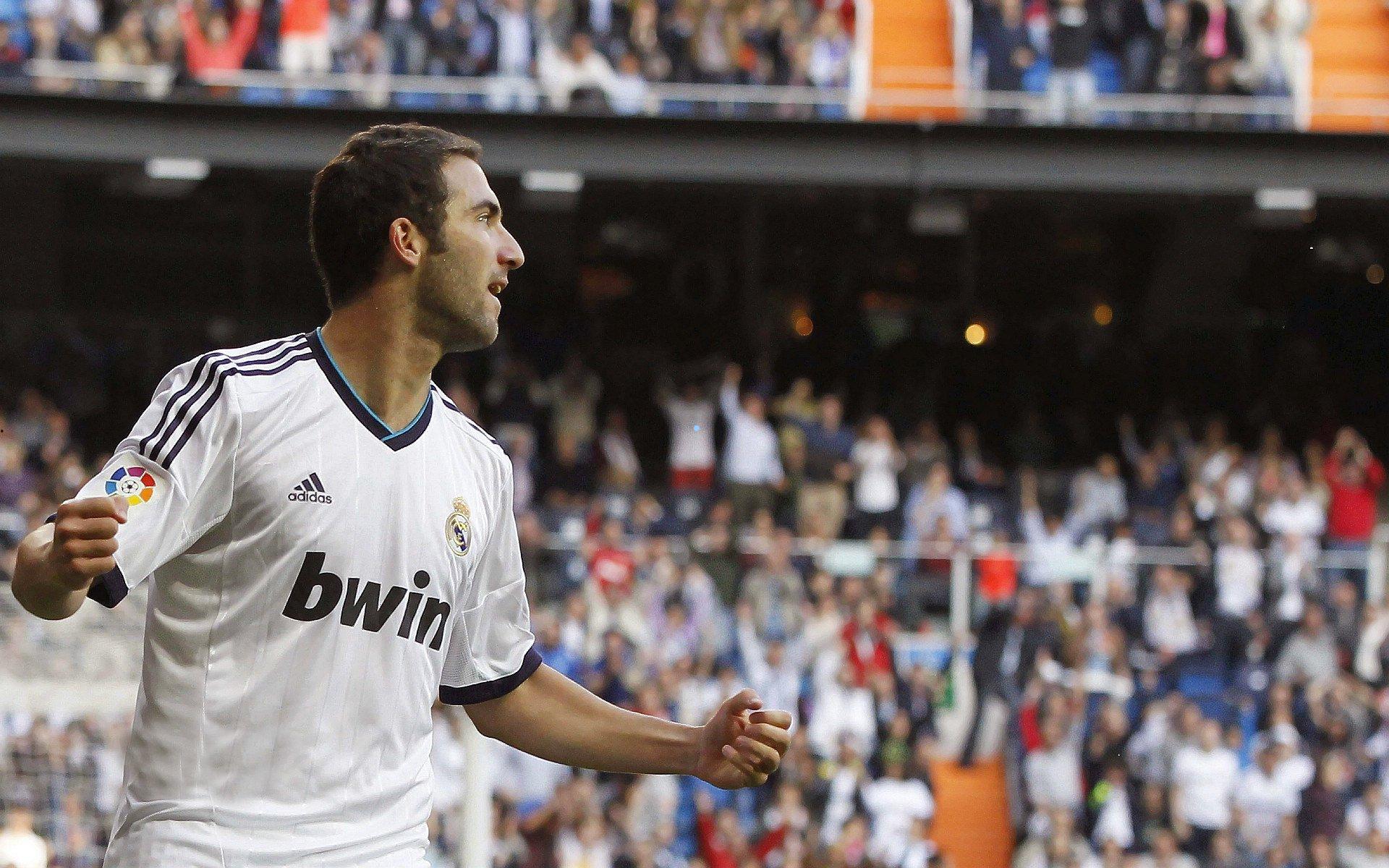  体育服务平台|库里视频专访揭示，吉米·巴特勒投篮策略进化，核心本色未变