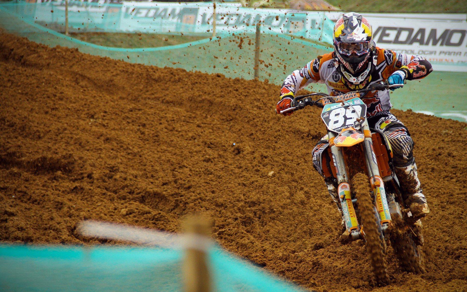  足彩网：激烈拉锯战！快船5分优势坚守胜局，莱昂纳德手感复苏哈登复出贡献12分5助攻